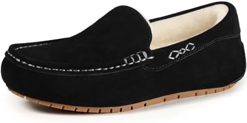 Moccasin slipper in black